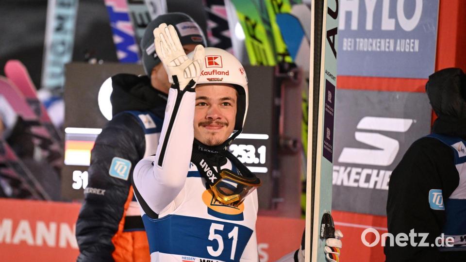 Philipp Raimund freut sich über Platz drei. Bild: Swen Pförtner/dpa