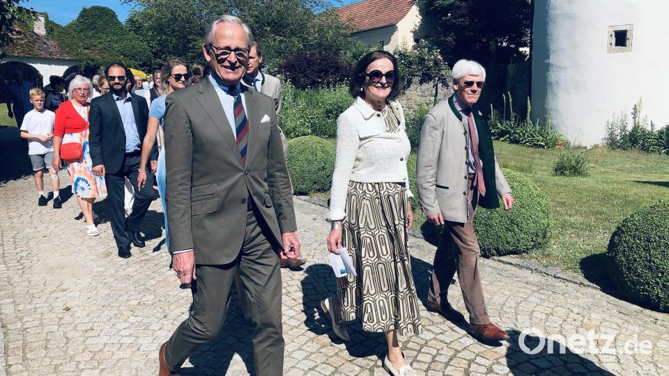 Teilnehmer am Kirchenzug war auch die Familie von Lindenfels aus Thumsenreuth. Bild: wro
