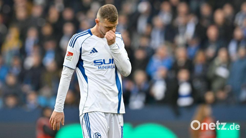 Auch Edin Dzeko konnte die Schalker Niederlage nicht verhindern. Bild: Anke Waelischmiller/dpa
