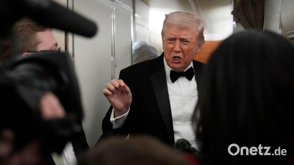 US-Präsident Donald Trump droht dem Iran - und hofft auf einen Deal. Bild: Mark Schiefelbein/AP/dpa