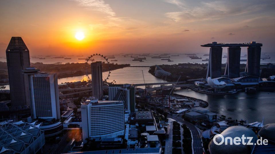 Singapur gilt als wichtiger Knotenpunkt der globalen Infrastruktur. Angesichts der unkalkulierbaren Handels- und Zollpolitik von US-Präsident Donald Trump sucht Außenminister Johann Wadephul (CDU) auch hier verlässliche Partner für eine regelbasierte Zusammenarbeit. Bild: Jens Büttner/dpa