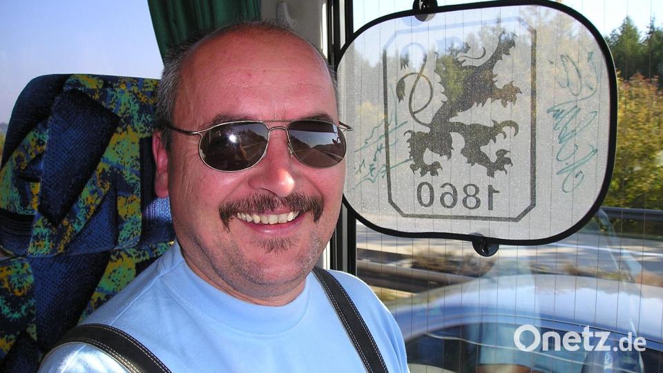 „Oberlöwe“ und Busfahrer Harald Meidenbauer aus Wildenreuth bei Erbendorf Archivbild: Dr. Johannes Weig