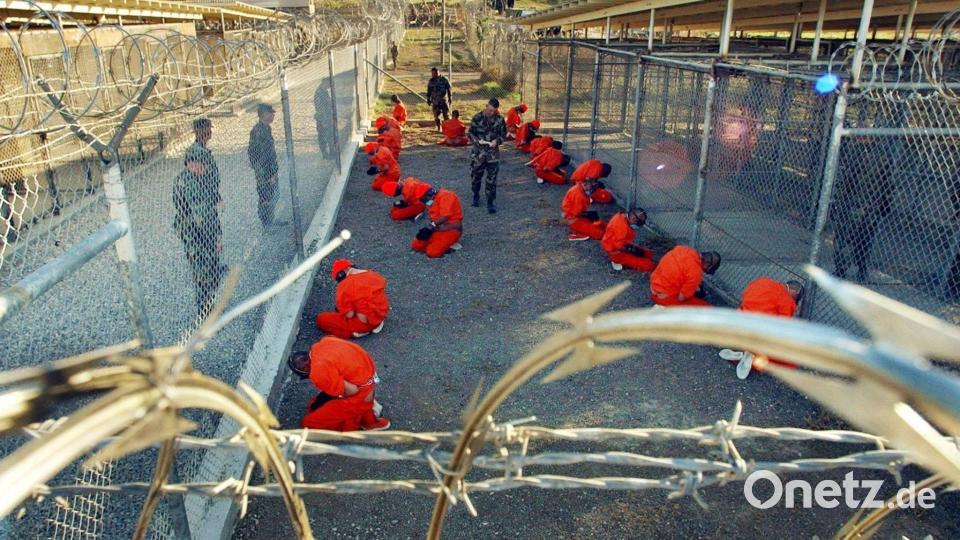 Wie diese Gefangenen in den orangefarbenen Overalls war Mohamedou Ould Slahi ein Guantánamo-Häftling. (Archivbild) Bild: Shane T. McCoy/epa/dpa