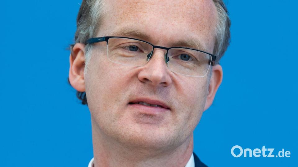 Ökonom Sebastian Dullien warnt davor, die Debatte schade der Binnennachfrage. (Archivbild) Bild: Bernd von Jutrczenka/dpa Pool/dpa