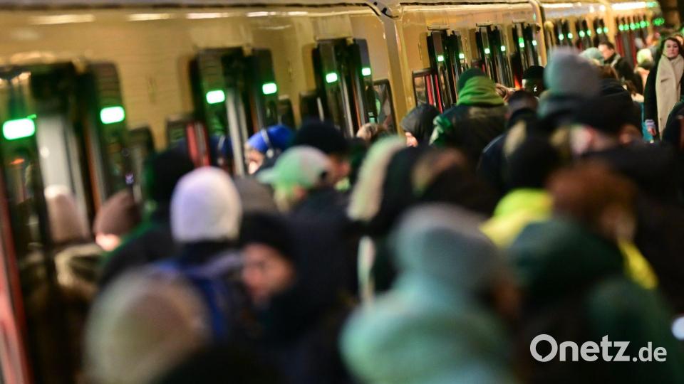 Die Regional- und S-Bahnen der Deutschen Bahn fahren ohne Einschränkungen - wie hier am Bahnhof Gesundbrunnen in Berlin. Bild: Sebastian Christoph Gollnow/dpa