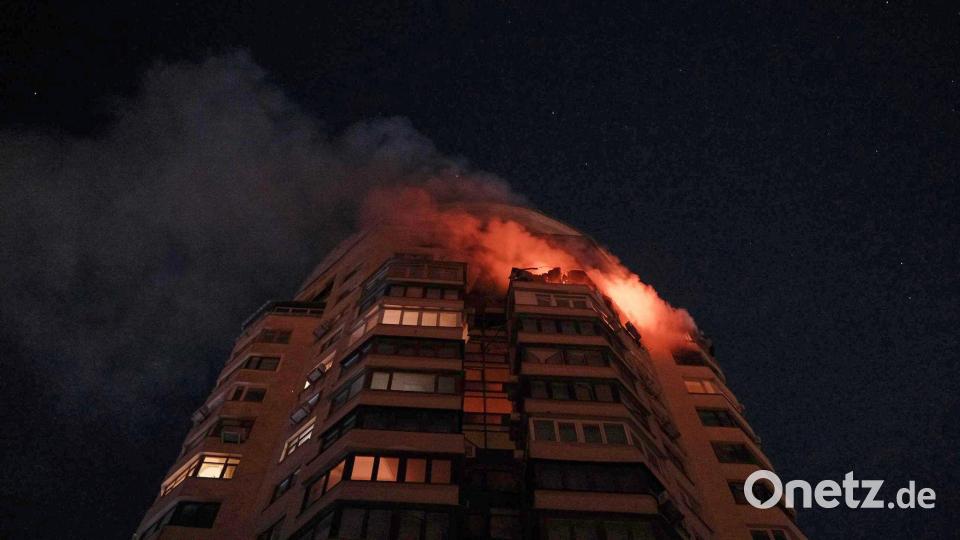 Russland überzog die Ukraine in der Nacht erneut mit Luftangriffen. Bild: Uncredited/Ukrainian Emergency Service/AP/dpa