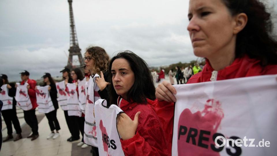 Im Kampf um die Deutungshoheit über den Gaza-Krieg habe sich eine zunehmende Spaltung der Medienlandschaft gezeigt, heißt es in dem Bericht. (Archivbild) Bild: Christophe Ena/AP/dpa