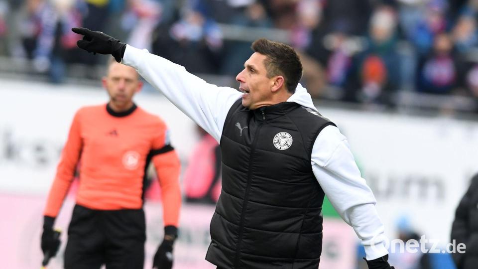 Kiels Trainer Marcel Rapp. Bild: Daniel Bockwoldt/dpa