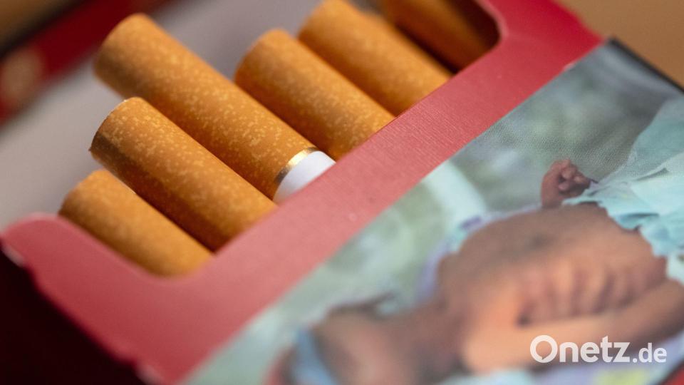 Eine geöffnete Zigarettenpackung (Illustration) Bild: Sven Hoppe/dpa