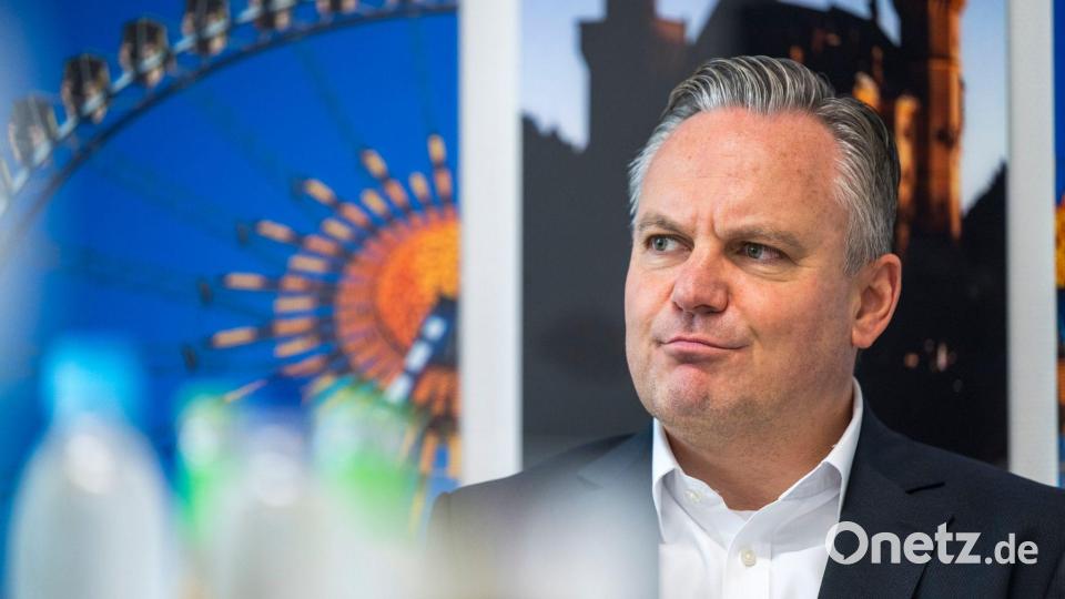 Wiesn-Chef Scharpf sagt: Das Oktoberfest sei kein Freizeitpark. (Archivbild) Bild: Peter Kneffel/dpa