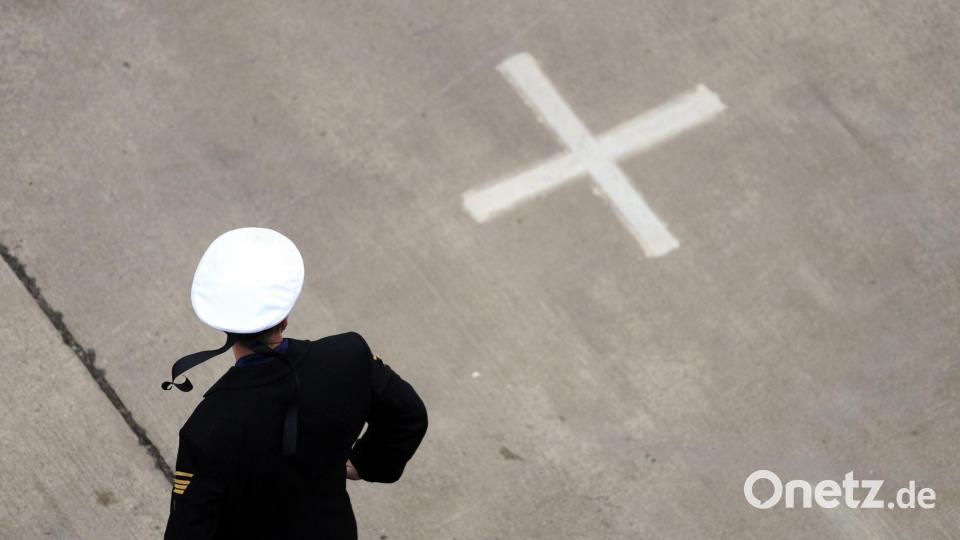 Zwei Männer sind wegen mutmaßlicher Sabotage festgenommen worden - sie stehen im Verdacht, Schiffe manipuliert zu haben, die für die Marine vorgesehen waren. (Symbolbild) Bild: picture alliance / dpa