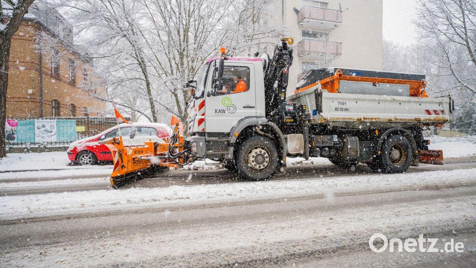 Der Winterdienst war in Rheinland-Pfalz im Dauereinsatz Bild: Andreas Arnold/dpa