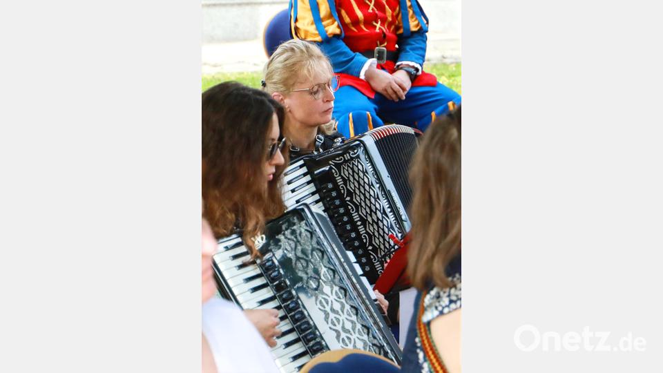Zwei Akkordeons bereicherten die Zithermusik. Bild: Jochen Neumann