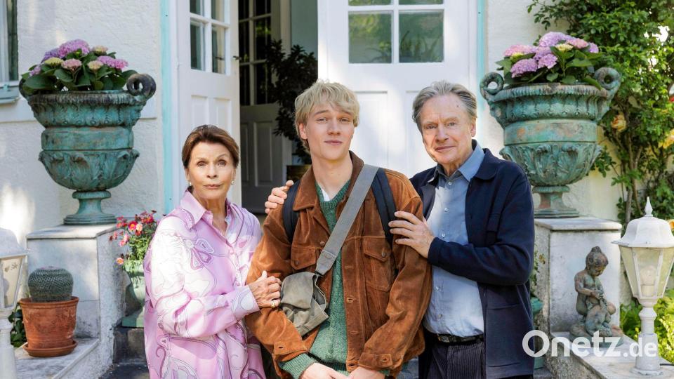 Bruno Alexander spielt Joachim, der bei seinen skurrilen und liebenswürdigen Großeltern einzieht. Bild: -/Komplizen Film GmbH / Doll Filmproduktion GmbH / Warner Bros. Entertainment GmbH/dpa