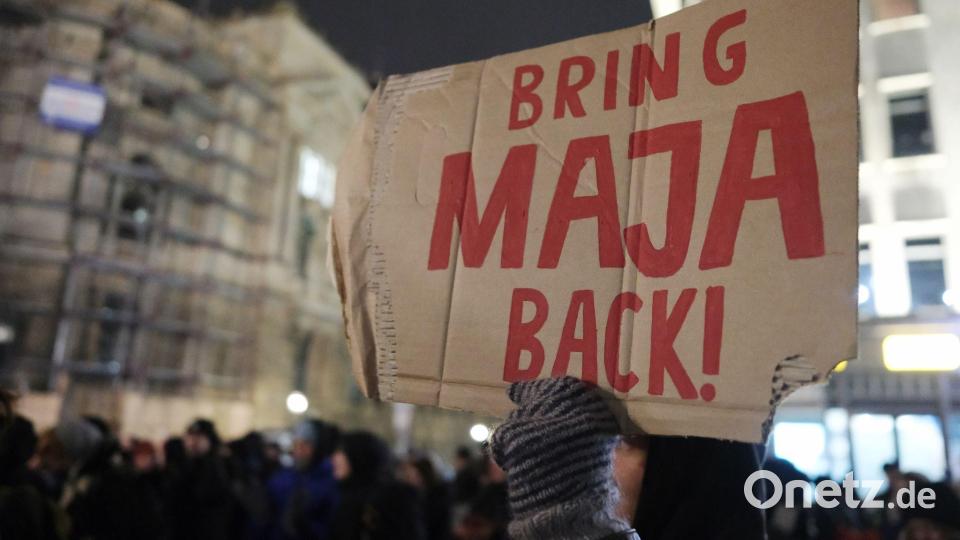 Demo in Leipzig. Auch in Nürnberg haben sich zahlreiche Menschen zu einer Solidaritätsbekundung versammelt. Bild: Sebastian Willnow/dpa