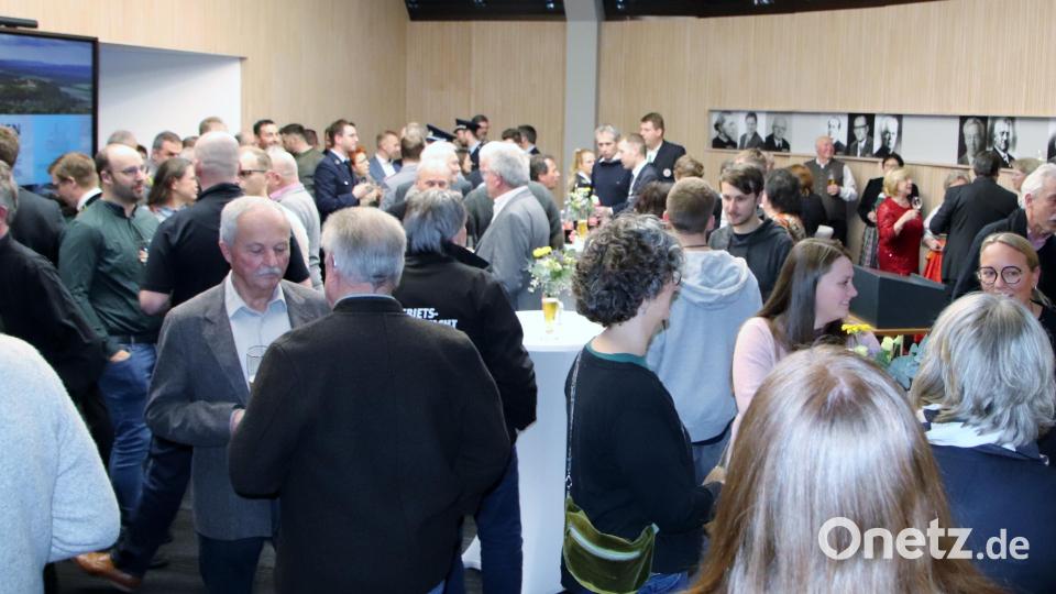 Der Neujahrsempfang des Marktes Schwarzenfeld im Rathaussaal war sehr gut besucht. Bild: Thomas Dobler