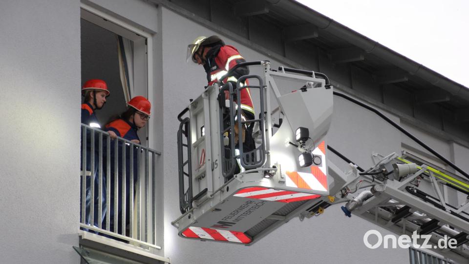 Personenrettung mittles der Drehleiter war bei der Übung angesagt. Bild: kro