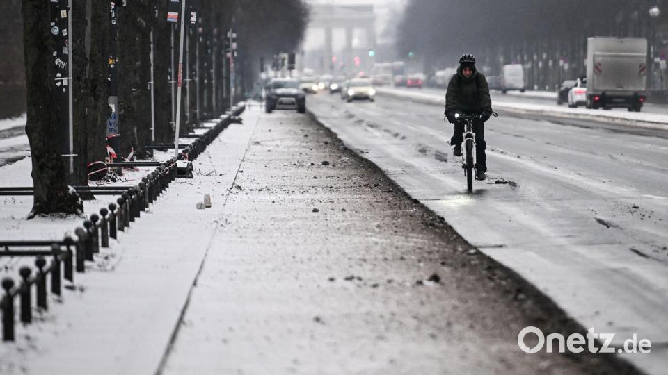 An vielen Stellen in Berlin ist es weiter sehr glatt. Bild: Britta Pedersen/dpa