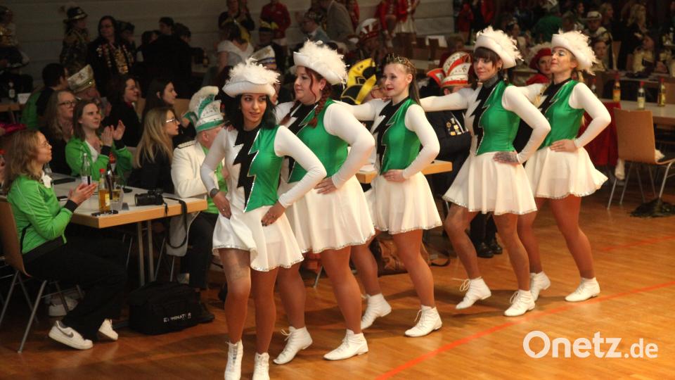 Generalprobe für die Garde der Lindania Schwandorf, die am Sonntag den Ostbayerischen Faschingszug ausrichtet. Bild: Hirsch