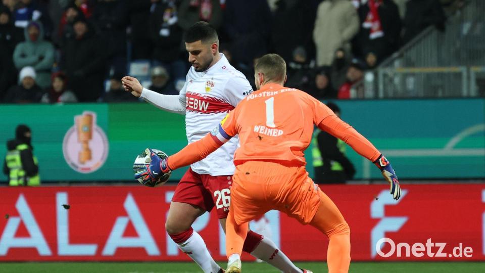 VfB-Angreifer Deniz Undav glänzte beim 3:0 Erfolg in Kiel. Bild: Christian Charisius/dpa