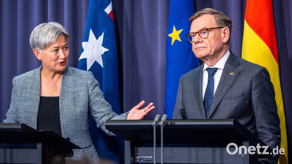 Johann Wadephul (CDU), Außenminister,  und Penny Wong, Außenministerin von Australien, bei einer Pressekonferenz. Bild: Jens Büttner/dpa