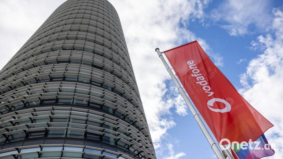 Es bleiben stürmische Zeiten für Vodafone, inzwischen aber immerhin mit einem kleinen Umsatzplus. (Archivbild) Bild: Thomas Banneyer/dpa