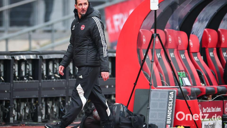 Trainer Miroslav Klose hofft auf einen Erfolg in Paderborn. (Archivbild) Bild: Daniel Karmann/dpa