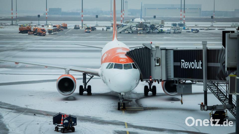 Am Flughafen BER starten und landen aktuell vorerst keine Maschinen mehr. Bild: Christoph Soeder/dpa