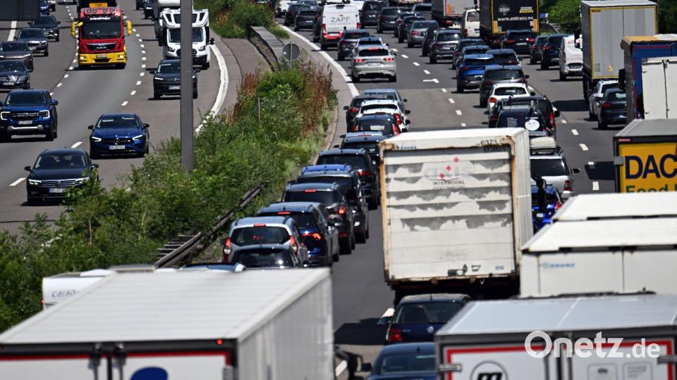 Die A1 zählte zu den besonders stark betroffenen Autobahnen. (Archivbild) Bild: Federico Gambarini/dpa
