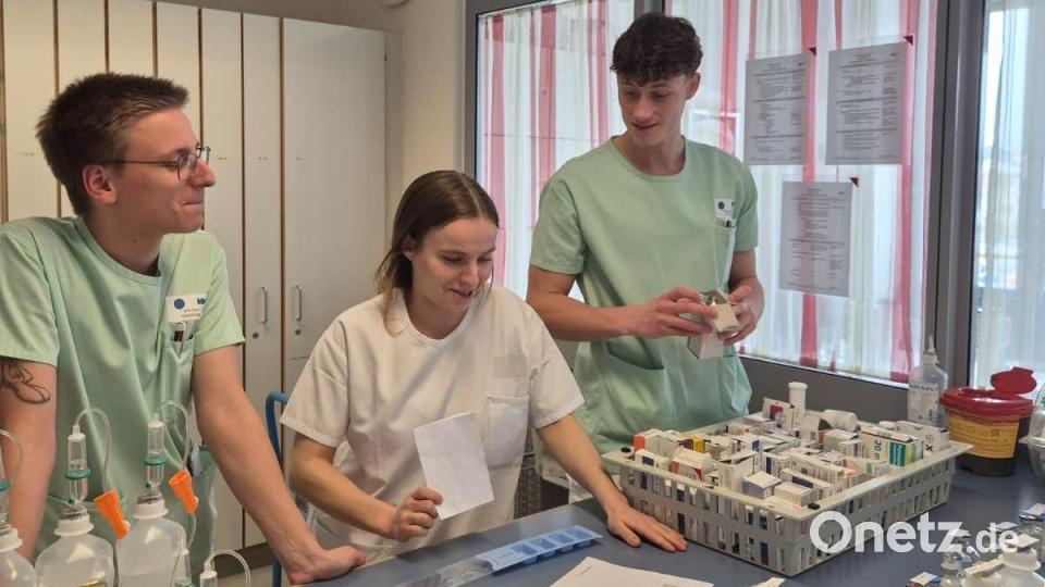Die Theo-Prax-Woche an den Kliniken Nordoberpfalz – hier die Schüler in Kemnath – gibt Auszubildenden im dritten Lehrjahr die Gelegenheit, eine Station zu leiten. Bild: F. Peterhans