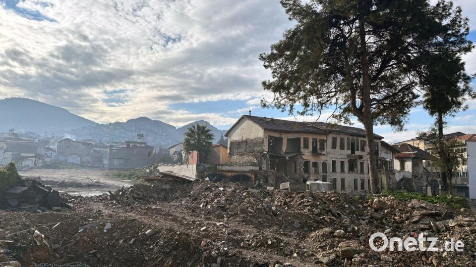 Der Schutt wurde abgetragen, der Wiederaufbau muss noch warten. Bild: Mirjam Schmitt/dpa