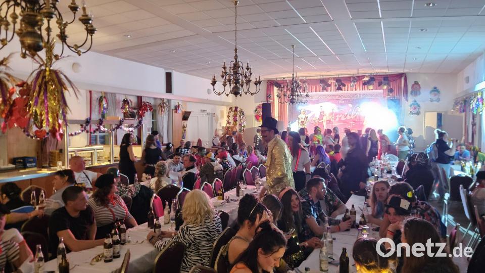 Eine tolle Stimmung herrschte im Saal. Bild: rtw