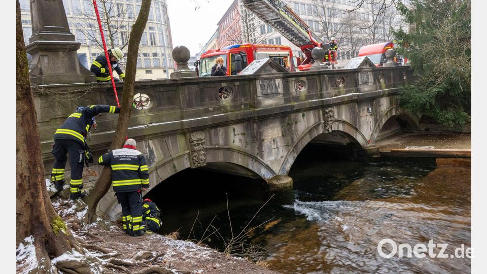 Eine illegal eingesetzte Rampe wurde von der Feuerwehr Ende Dezember wieder abgebaut. (Archivbild) Bild: Peter Kneffel/dpa
