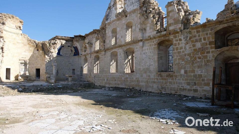 Bis zu sechs Meter hoch türmte sich der Schutt an den Wänden Bild: Mirjam Schmitt/dpa