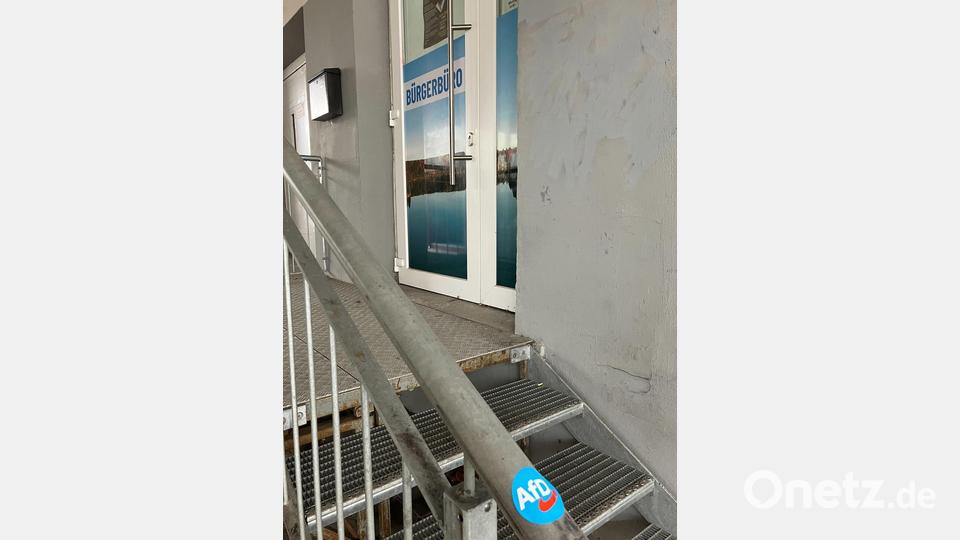 Das „Bürgerbüro“ befindet sich direkt gegenüber vom alten Kino. Bild: Britta Schultejans/dpa