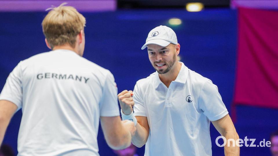 Hatten nach einem starken Auftakt noch Probleme: das Doppel Kevin Krawietz (l) und Tim Pütz (r) Bild: Rolf Vennenbernd/dpa