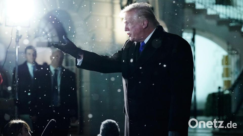 US-Präsident Donald Trump spricht zu Reportern auf dem Südrasen des Weißen Hauses. Bild: Jose Luis Magana/AP/dpa