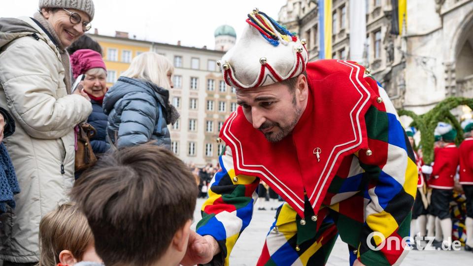 Während der Pest sollten die Schäffler den Menschen Freude bereiten. Bild: Lennart Preiss/dpa