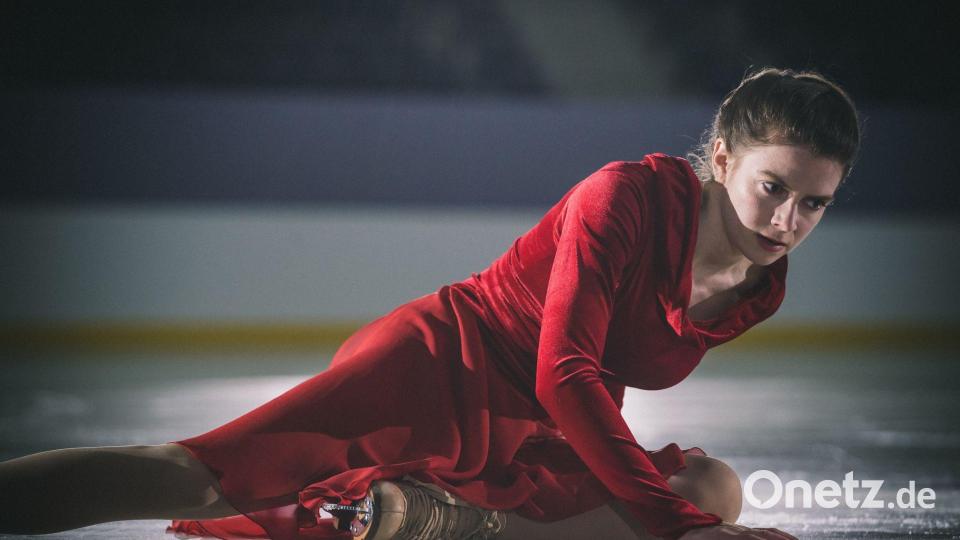 Hinter großen sportlichen Erfolgen steht viel harte Arbeit - aber manchmal auch noch eine besondere Geschichte. Die Geschichte der deutschen Eiskunstläuferin Katarina Witt wurde mit Lavinia Nowak in der Hauptrolle verfilmt. Bild: Stanislav Honzik/ZDF/dpa