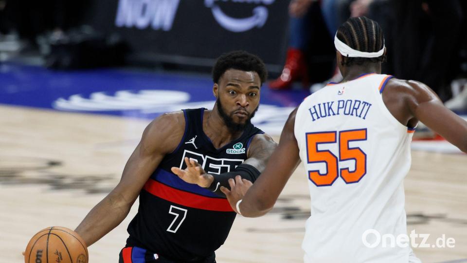 Ariel Hukporti kassierte mit den Knicks in Detroit die höchste Saisonpleite. Bild: Duane Burleson/AP/dpa