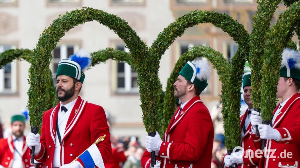 Getanzt wird nach historischen Vorgaben. Bild: Lennart Preiss/dpa