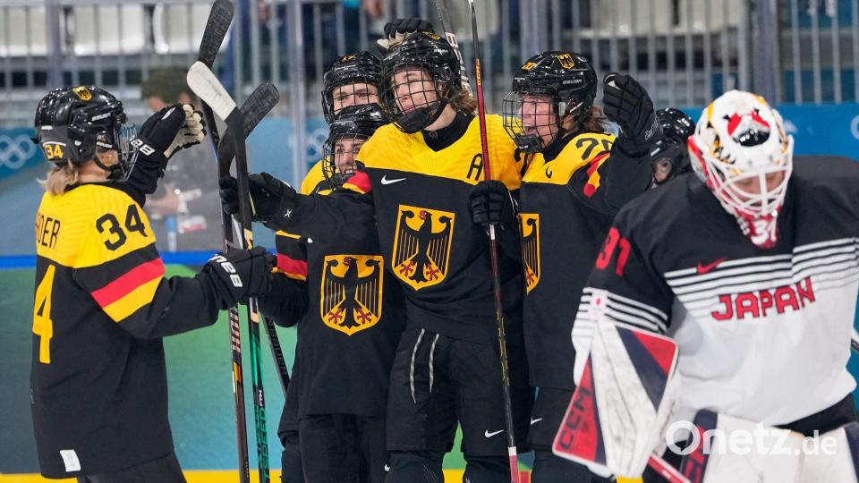 Die deutschen Eishockey-Frauen gewannen gegen Japan. Bild: Petr David Josek/AP/dpa