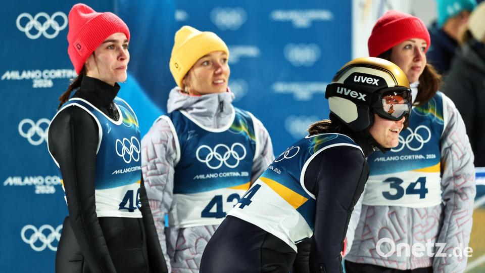 Die deutschen Skispringerinnen verpassten die erhoffte Medaille. Bild: Daniel Karmann/dpa