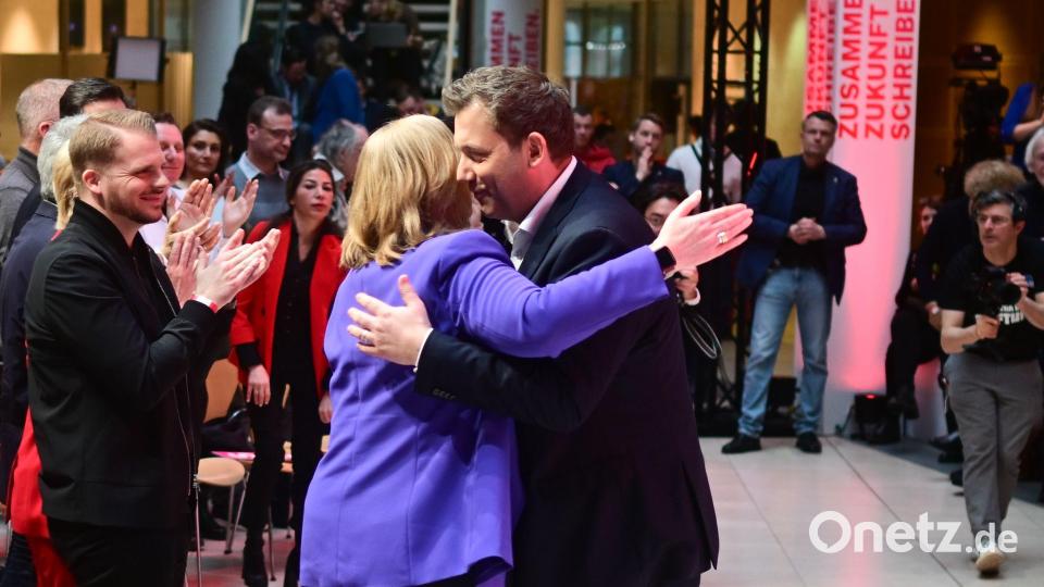 Klingbeil und Bas gaben den Auftakt für die Arbeit am SPD-Grundsatzprogramm. Bild: Sebastian Christoph Gollnow/dpa