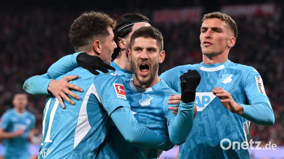 Andrej Kramaric (M) jubelt über das 1:1, das als Hoffenheimer Torausbeute zu wenig war. Bild: Sven Hoppe/dpa