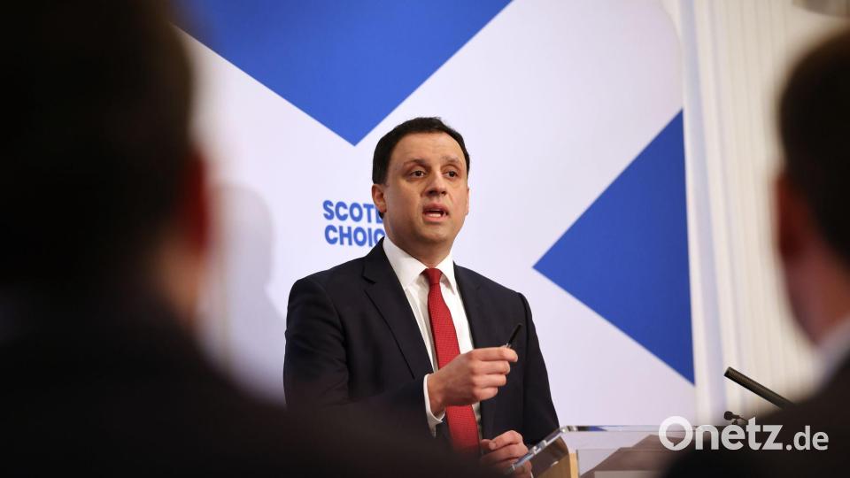 Sarwar forderte Starmer zum Rücktritt auf. Bild: Robert Perry/PA Wire/dpa