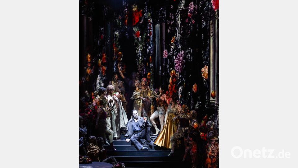 Der neue „Faust“ lässt die Grenzen zwischen Kitsch und Klamauk verschwimmen. Bild: Geoffroy Schied/Bayerische Staatsoper/dpa