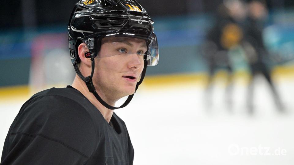 Die Ernennung von Tim Stützle zu einem von drei Kapitänen kommt überraschend Bild: Peter Kneffel/dpa