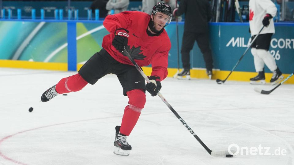 Ebenfalls ein Topstar, der bei Olympia aufläuft: Kanadas Connor McDavid trainierte am Sonntag erstmals in Mailand. Bild: Carolyn Kaster/AP/dpa