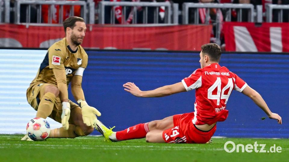 Nationaltorwart Oliver Baumann (l) hielt in München trotz fünf Gegentoren sehr gut. Nach dem Spiel äußerte sich der Kapitän zu den Querelen im Verein. Bild: Sven Hoppe/dpa